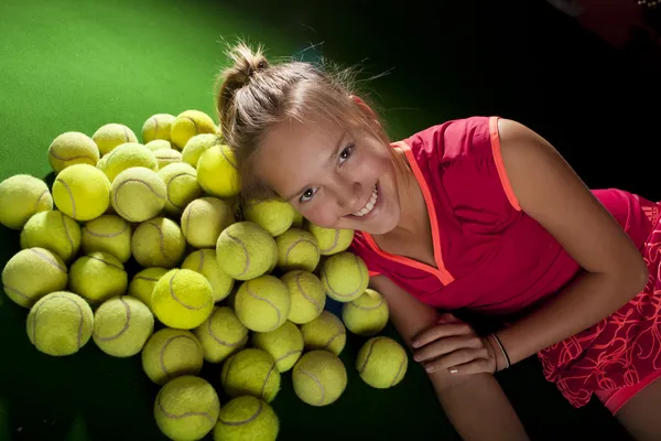 Теннисная девочка — стоковое фото