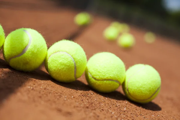 Теннисные шары — стоковое фото