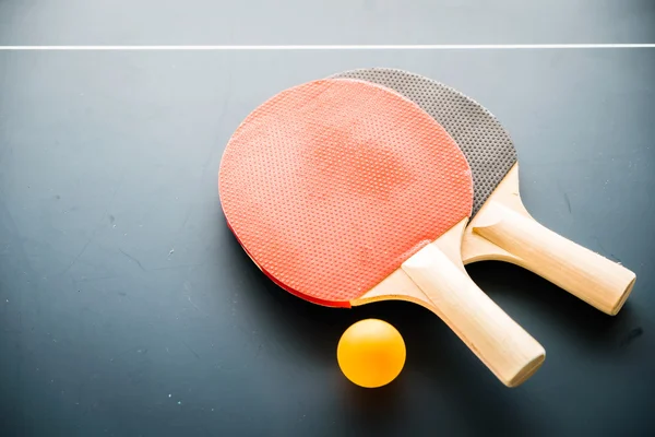 Настольный теннис ракетки — стоковое фото