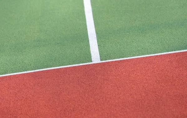 Трава теннисного корта играет в игру — стоковое фото