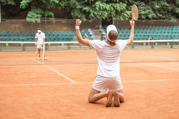 Old Fashioned Players Winning Tennis Match Court — стоковое фото